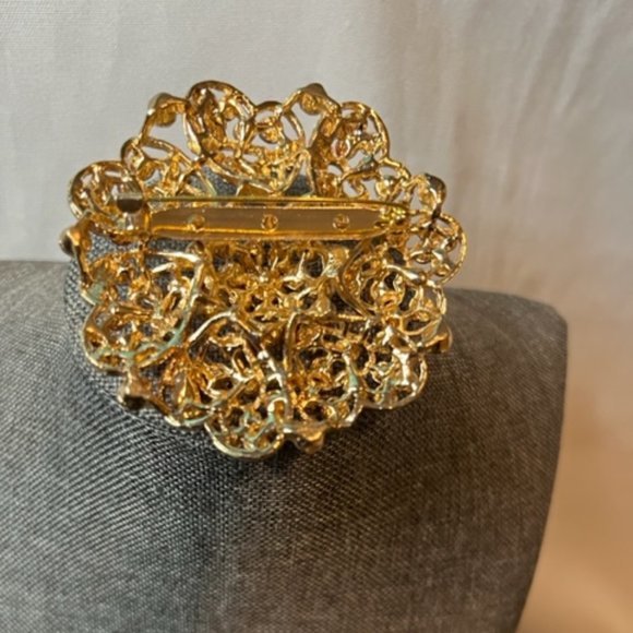 Red Bling and Pearl Costume Brooch - Picture 2 of 2